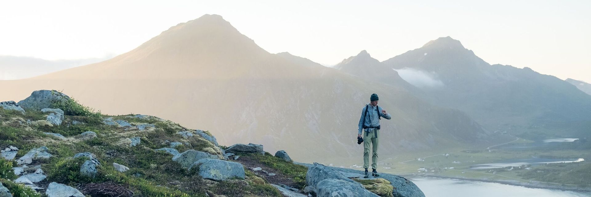 Ankle support on the SALOMON QUEST 4 GTX Hiking Boot 