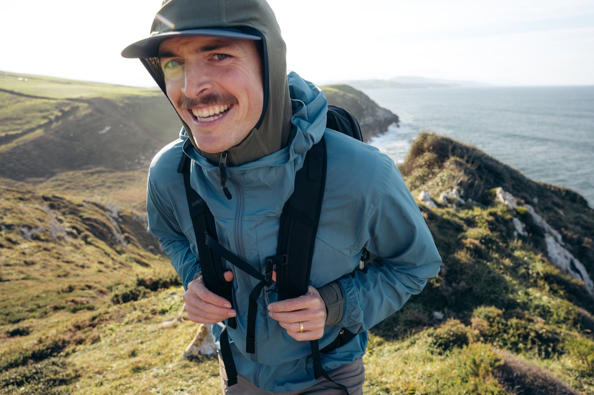 Backpack straps of Osprey Talon 22 hiking daypack