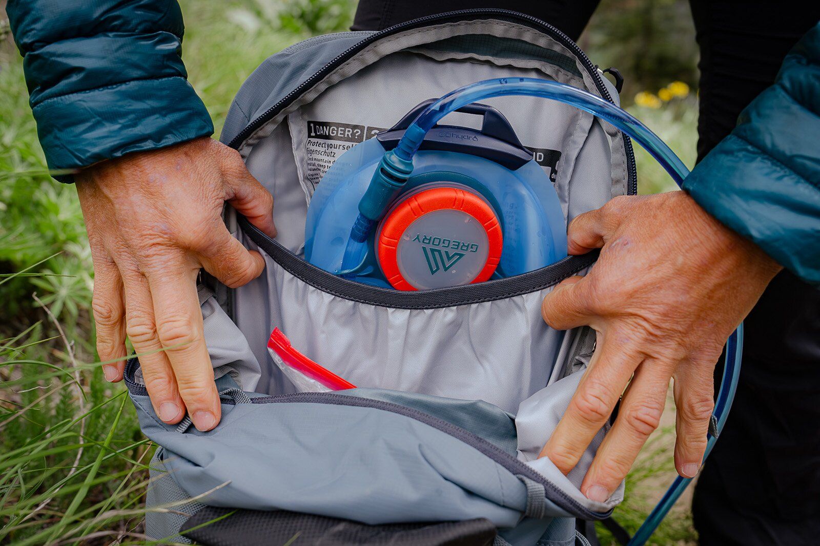 Deuter Speed Lite 21 hiking daypack bladder compartment