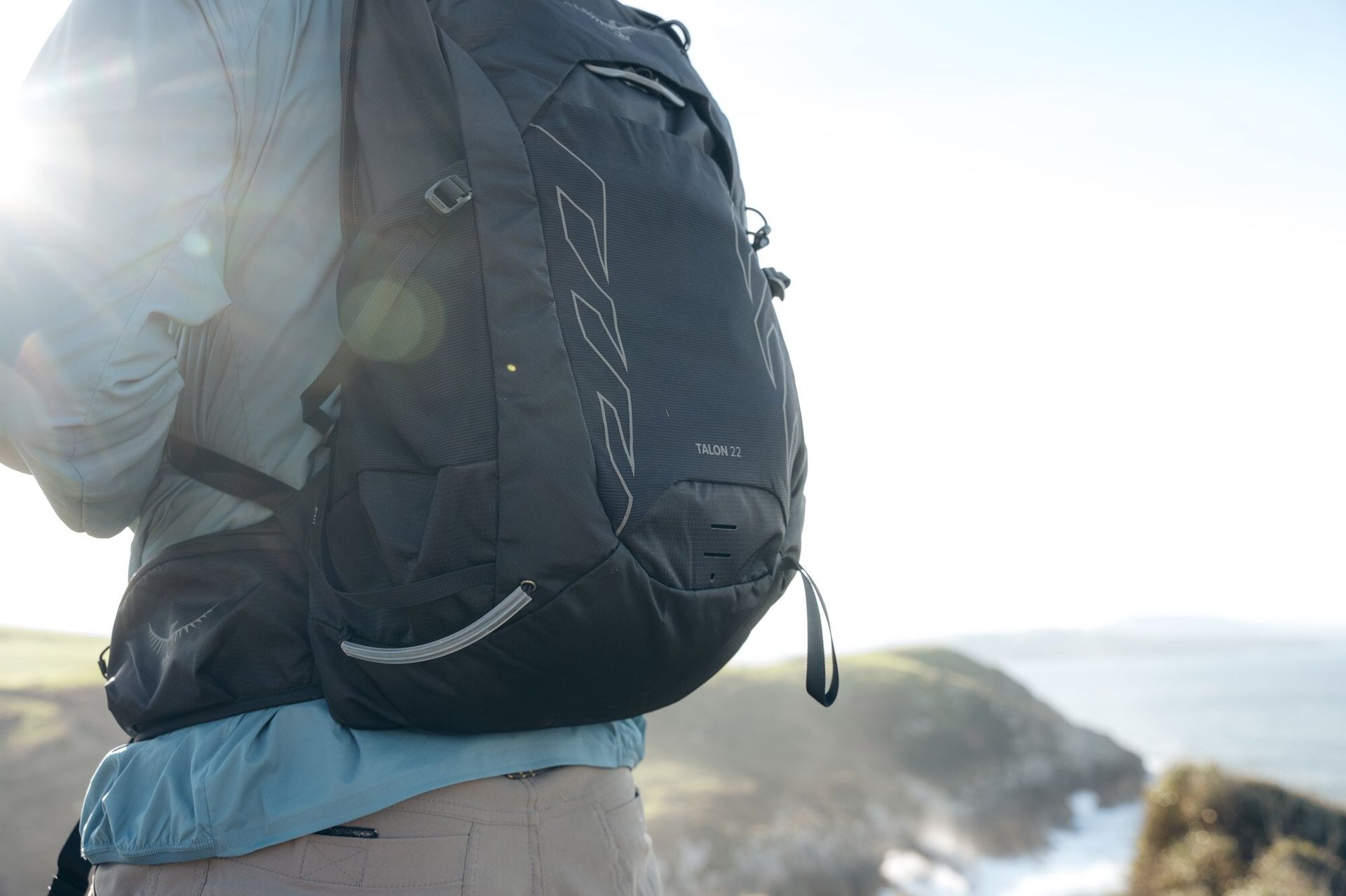 Front bottom view of the Osprey Talon 22 hiking daypack
