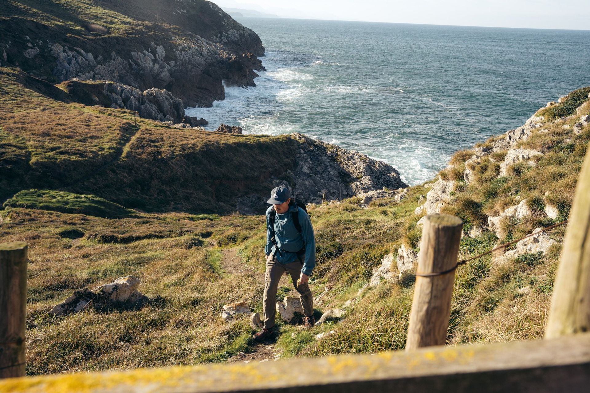 Hiker wearing the Osprey Talon 22 hiking daypack