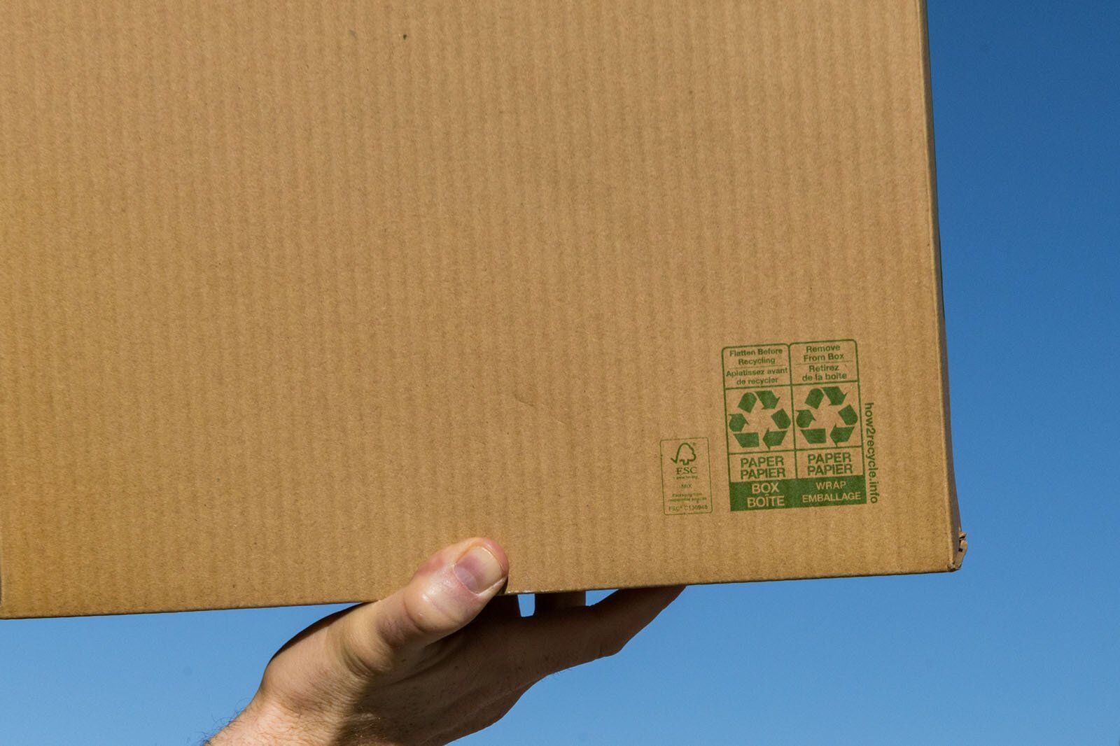 Holding recycled box in air