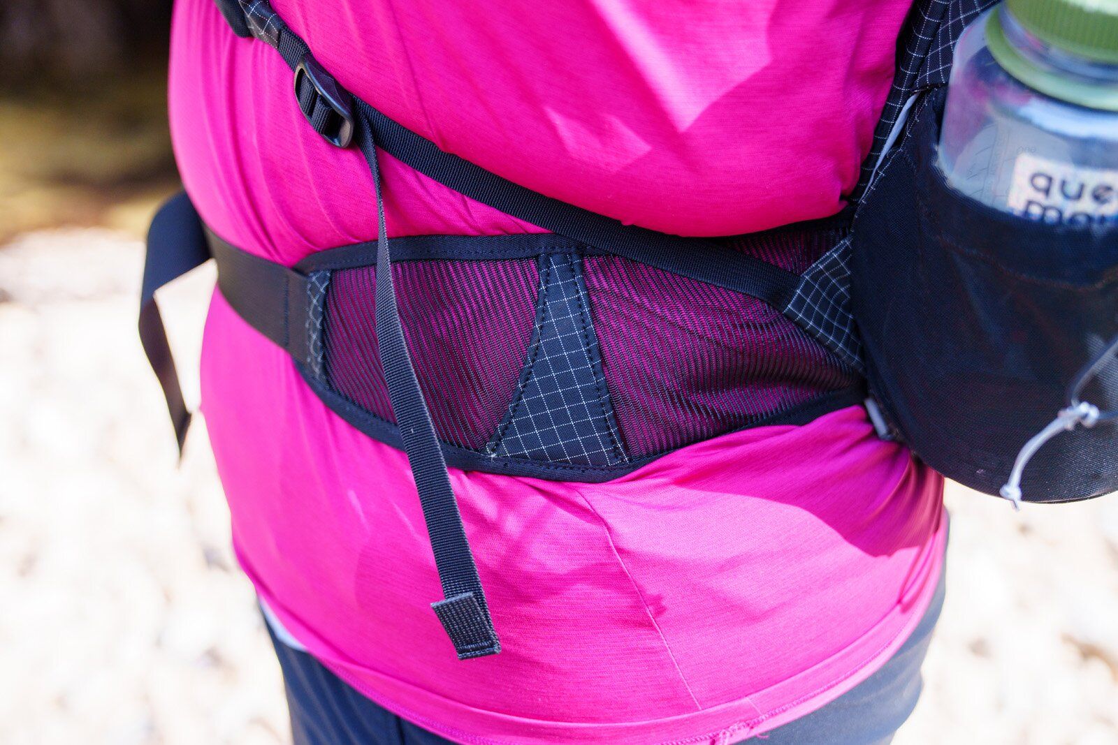 Mesh hip strap of Arc'teryx Aerios 35 hiking daypack