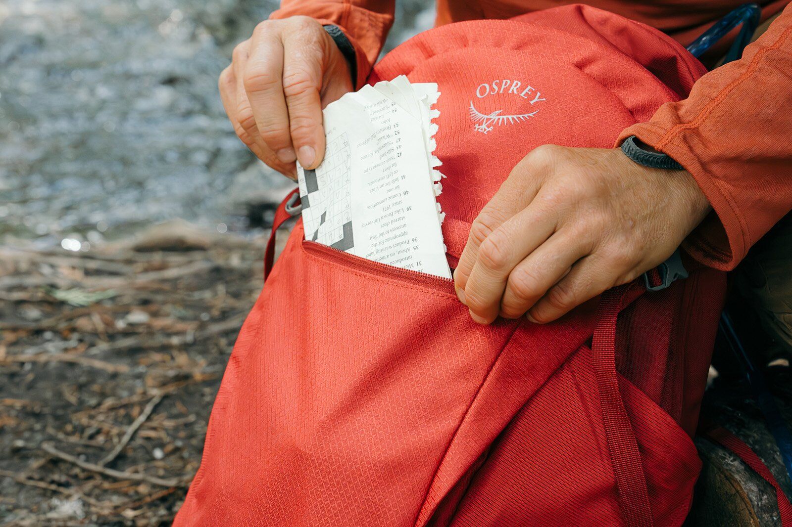 Osprey Daylite Plus hiking daypack front panel zipper pocket