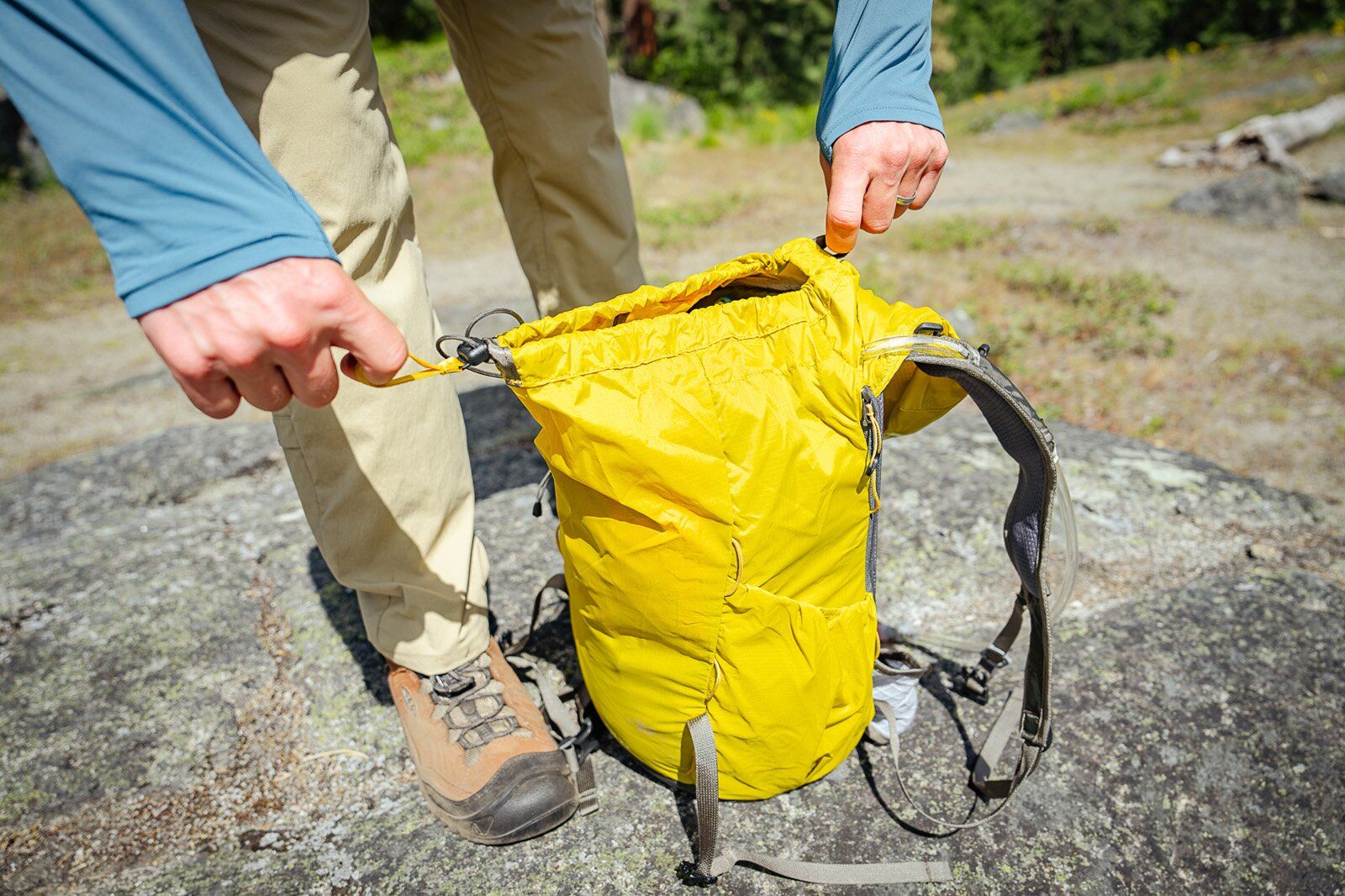 REI Co-op Flash 22 hiking daypack drawcord closure of main compartment