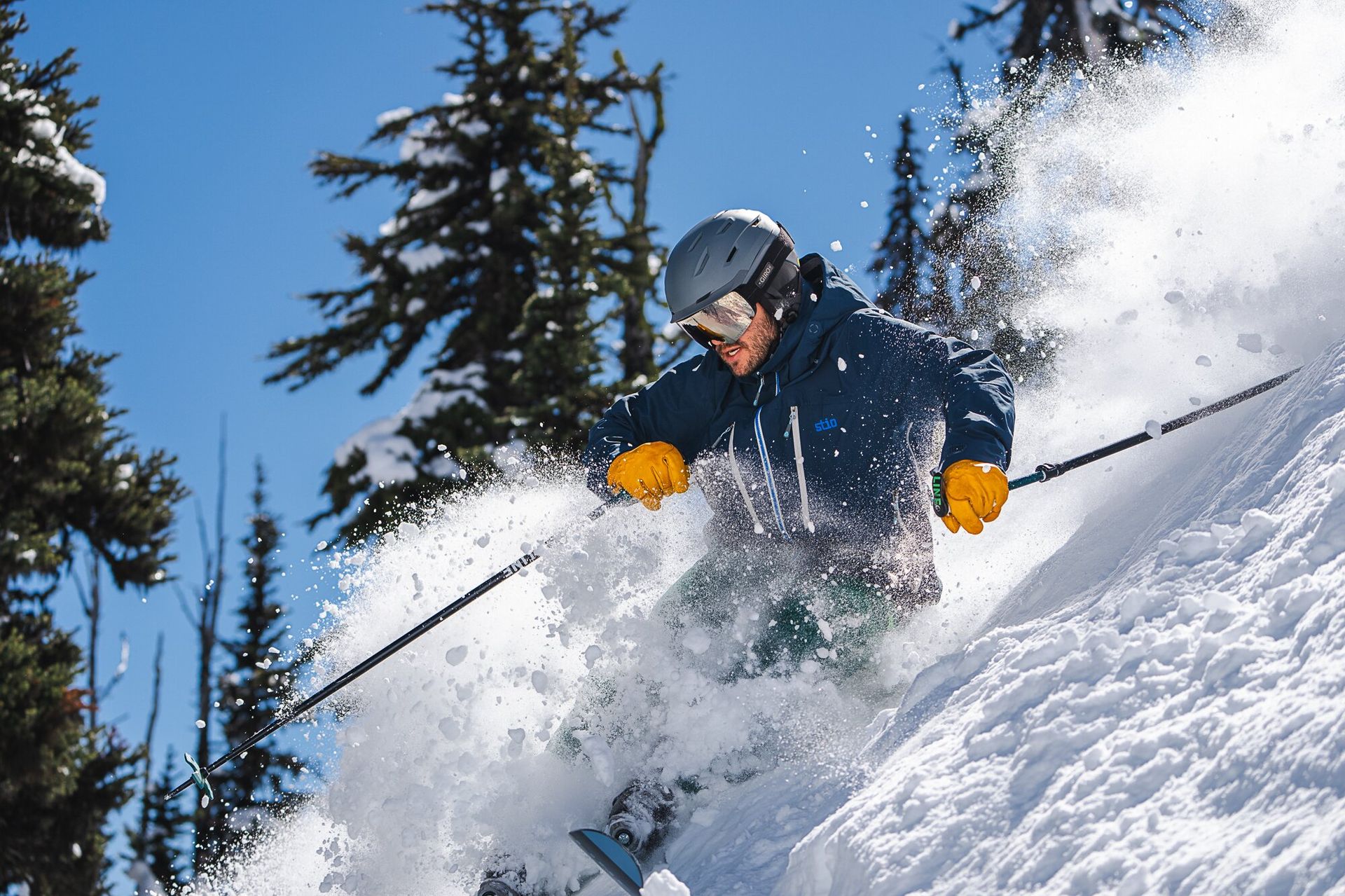Skiing on steep terrain in Smith Level Ski Helmet