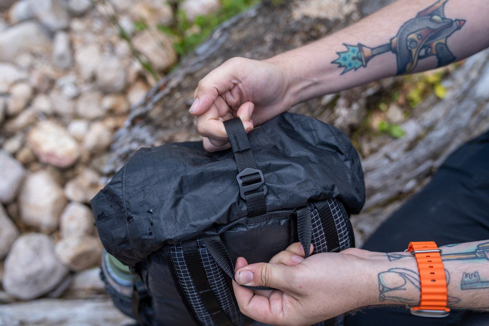 Top strap of the Hyperlite Mountain Gear Elevate 22 hiking daypack