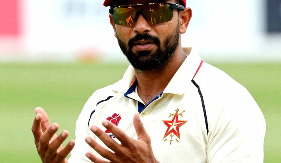 দুই মাঠের মধ্যে এক খেলা: দুবাইয়ের ফাইনাল আর খুলনার তৃতীয় দিনের দ্বিতীয় সেশন